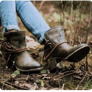 FreeBird Boot Steve Madden booties -‎ all leather - tie up distressed 8 *read